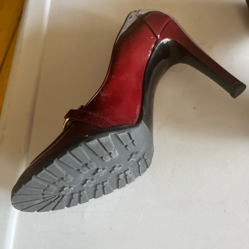 Vintage Gucci Burgundy Flats with Horsebit Detail - Picture 2 of 7